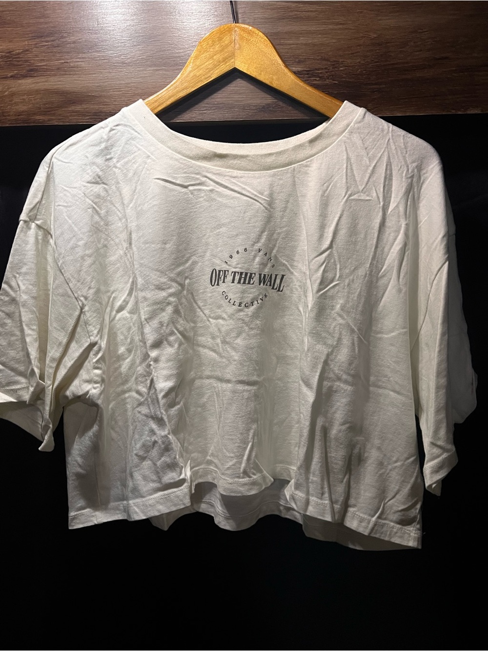 NWOT Vans Cream Cropped Off The Wall Tee